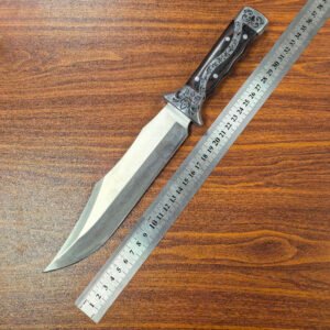Wholesale large quantities of outdoor tactical daggers, specialized tools for survival in the wild